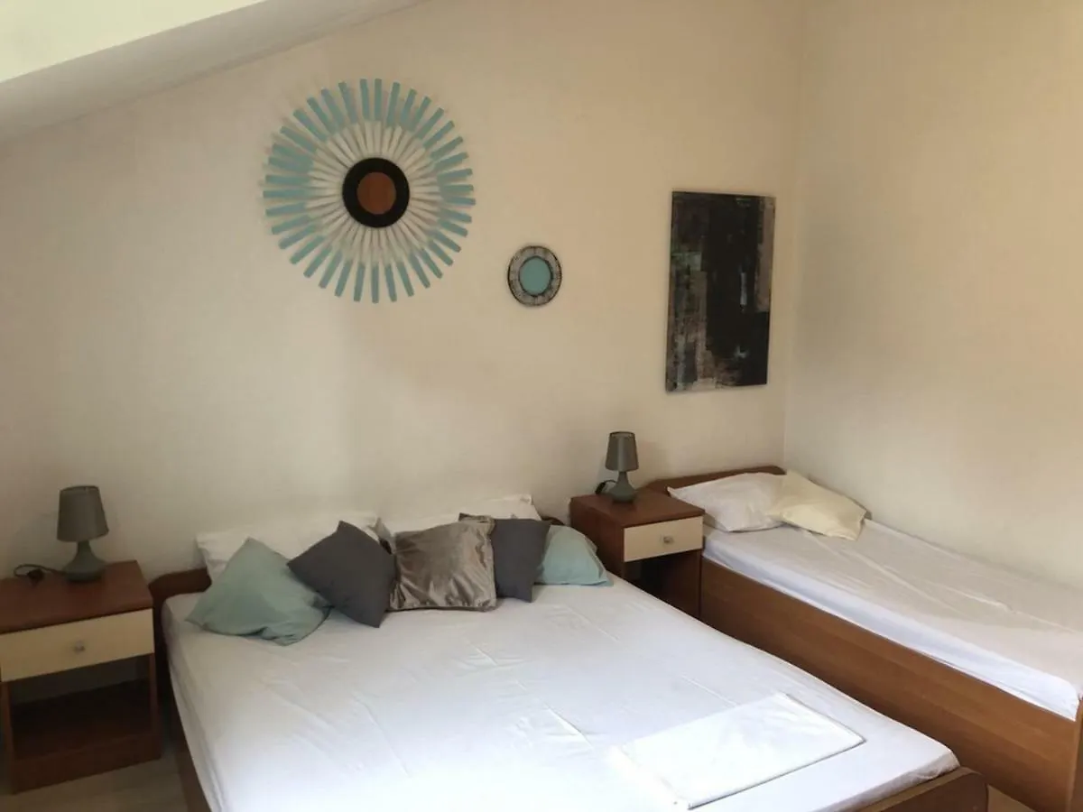 Apartments Ratko Kali 0*,  Croatia